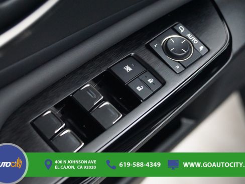 Used 2024 Lexus ES 300h w/ Premium Package FWD image 17