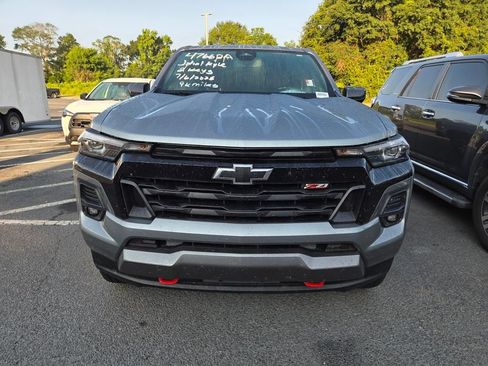 Used 2025 Chevrolet Colorado Z71 AWD/4WD image 2