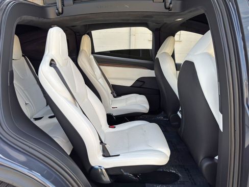Used 2023 Tesla Model X AWD/4WD image 43