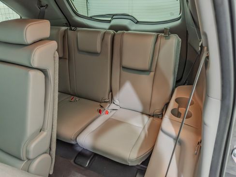 Used 2019 Toyota Highlander XLE AWD/4WD image 21