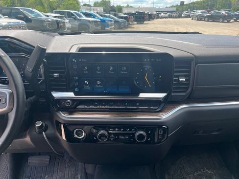 Used 2023 Chevrolet Silverado 1500 LT AWD/4WD image 24