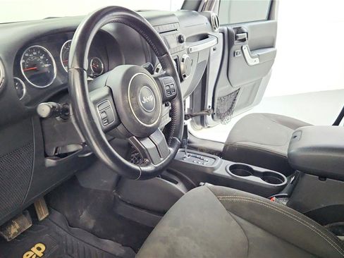 Used 2017 Jeep Wrangler Unlimited Sahara w/ Trailer Tow Group AWD/4WD image 9