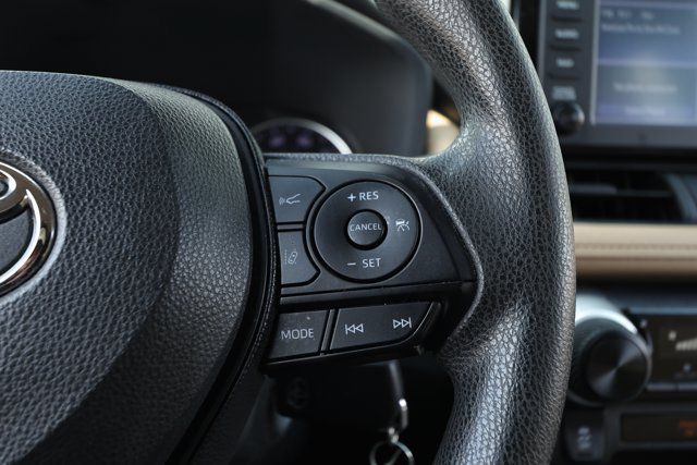 Used 2019 Toyota RAV4 LE FWD image 14