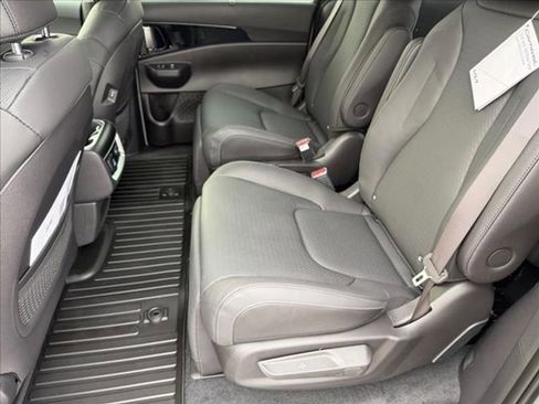 New 2026 Kia Carnival SX Prestige image 11