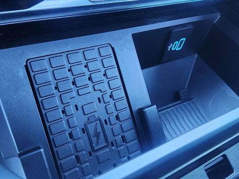 Certified 2023 Ford F350 Platinum w/ Tremor Off-Road Package image 30