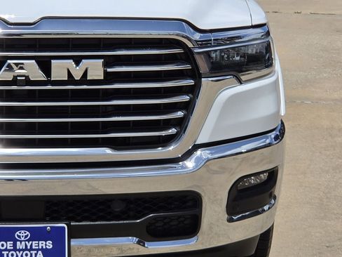 Used 2025 RAM 1500 Laramie AWD/4WD image 4