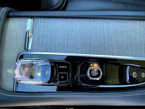 Used 2024 Volvo XC90 T8 Ultimate image 20