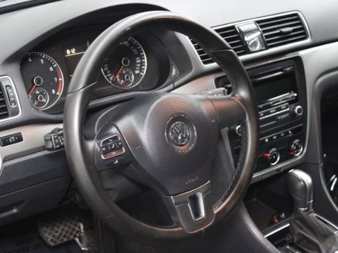 Used 2015 Volkswagen Passat 1.8T Wolfsburg Edition image 11