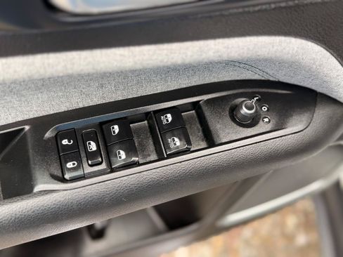 Used 2024 Jeep Compass Latitude AWD/4WD image 9