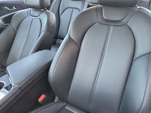 Used 2025 Genesis G70 2.5T image 5