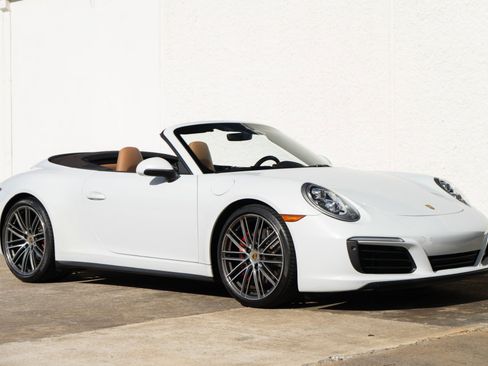 Used 2018 Porsche 911 Carrera 4S image 12