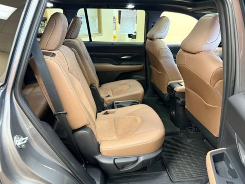 Used 2026 Toyota Grand Highlander AWD Hybrid image 21