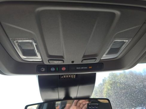 Used 2025 GMC Sierra 1500 Elevation image 22