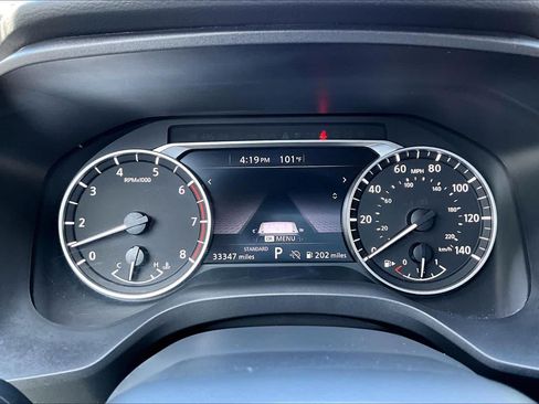 Used 2025 Nissan Rogue SV FWD image 26