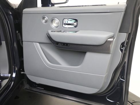 Certified 2025 Rolls-Royce Cullinan Black Badge image 30