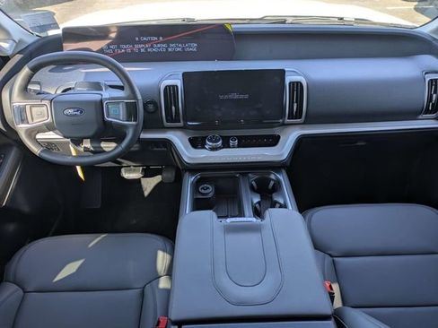 New 2026 Ford Expedition Active image 14