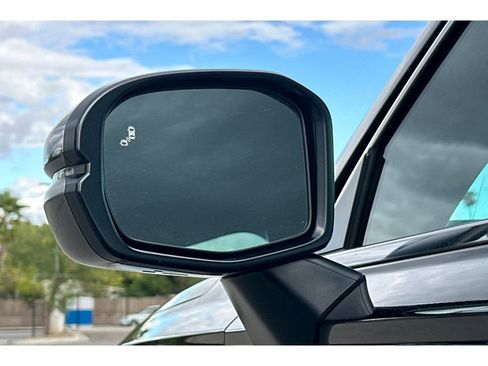 Used 2025 Honda CR-V EX image 11