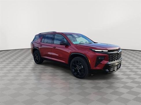Used 2025 Chevrolet Traverse RS w/ LPO, Floor Liner Package image 2