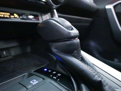 Used 2022 Toyota RAV4 XLE Premium image 19