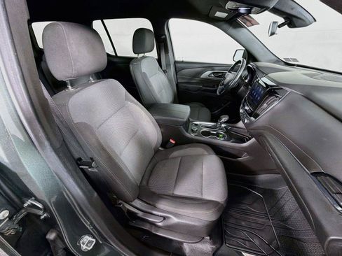 Used 2022 Chevrolet Traverse LT FWD image 29