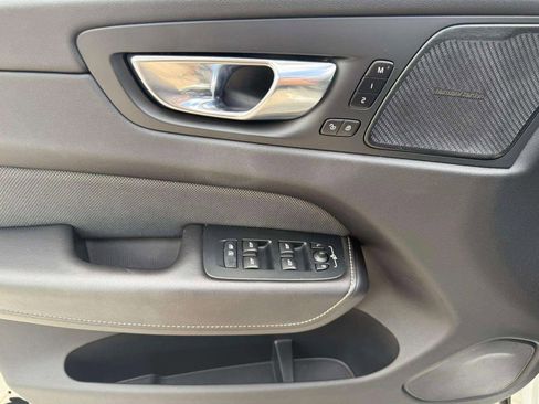 Used 2022 Volvo XC60 B6 R-Design w/ Advanced Package image 41