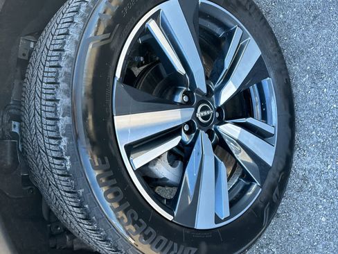 Used 2024 Nissan Rogue SL image 30