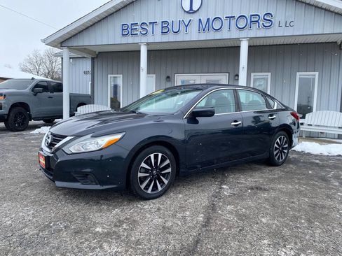 Used 2018 Nissan Altima 2.5 SV image 1
