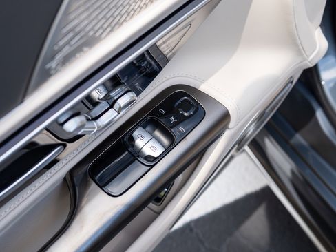 Used 2025 Mercedes-Benz AMG GT 63 image 37