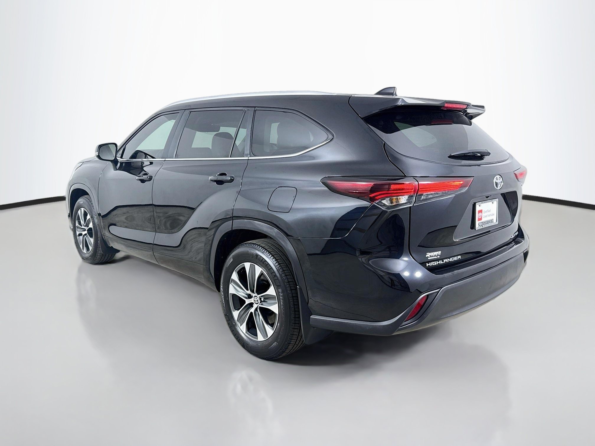 Certified 2026 Toyota Highlander XLE AWD/4WD image 6