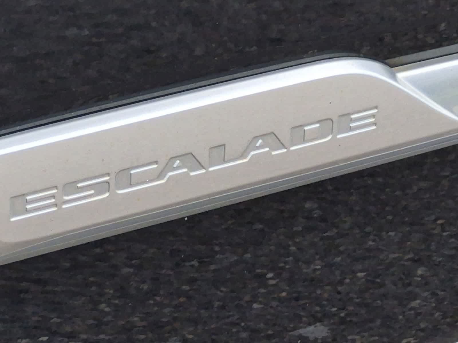 Used 2019 Cadillac Escalade Luxury w/ LPO, Radiant Package AWD/4WD image 13