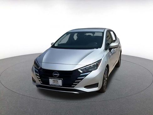 Used 2025 Nissan Versa SV FWD image 5
