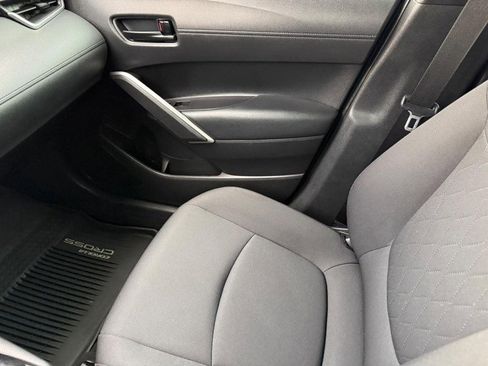 Used 2022 Toyota Corolla Cross LE image 23