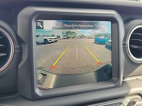 Used 2021 Jeep Gladiator Overland AWD/4WD image 22
