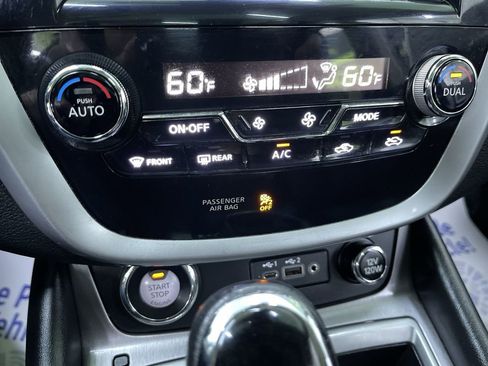 Used 2020 Nissan Murano SL w/ Moonroof Package image 24