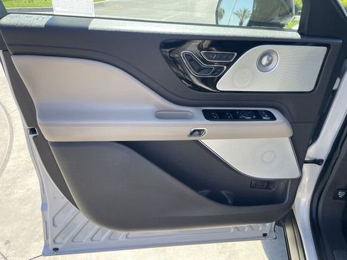 Used 2020 Lincoln Aviator Reserve w/ Equipment Group 202A AWD/4WD image 23