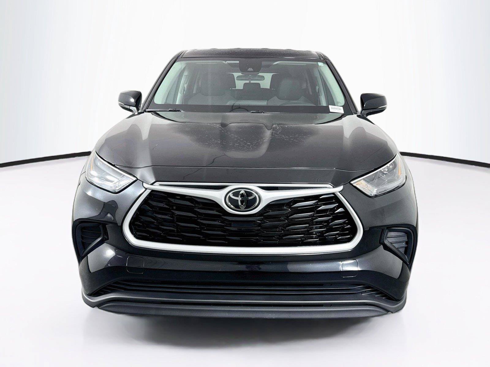 Used 2023 Toyota Highlander L FWD image 7