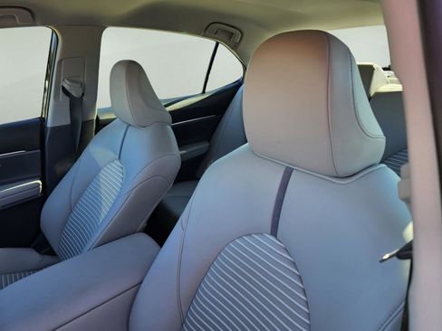 Used 2024 Toyota Camry SE image 16