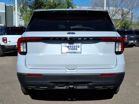 New 2026 Ford Explorer Active RWD image 4