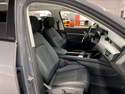 Certified 2024 Audi Q8 e-tron Premium Plus w/ Premium Plus Package image 10