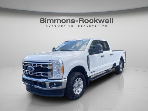 Used 2023 Ford F350 XLT w/ FX4 Off-Road Package AWD/4WD image 1