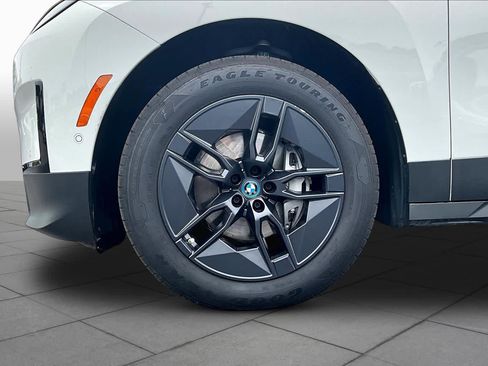 Certified 2023 BMW iX xDrive50 image 10