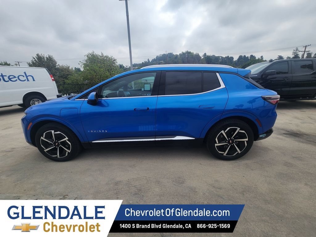 Used 2024 Chevrolet Equinox EV LT FWD image 3