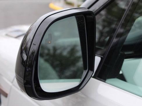 New 2025 Land Rover Range Rover Sport Dynamic SE image 9