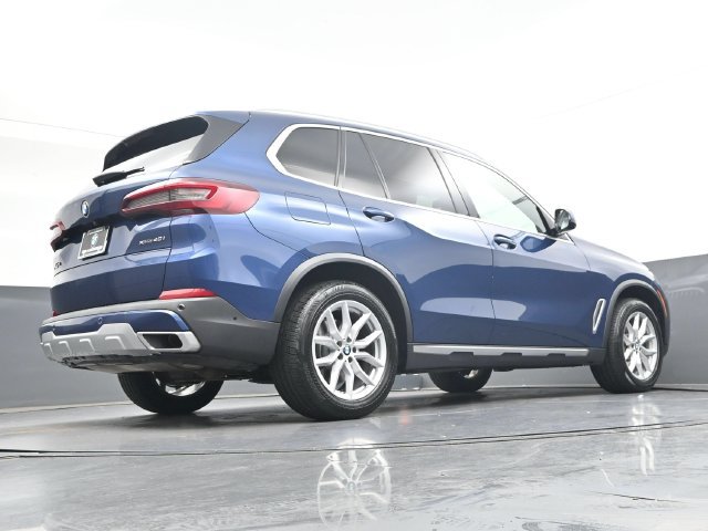 Used 2021 BMW X5 xDrive40i w/ Convenience Package AWD/4WD image 32