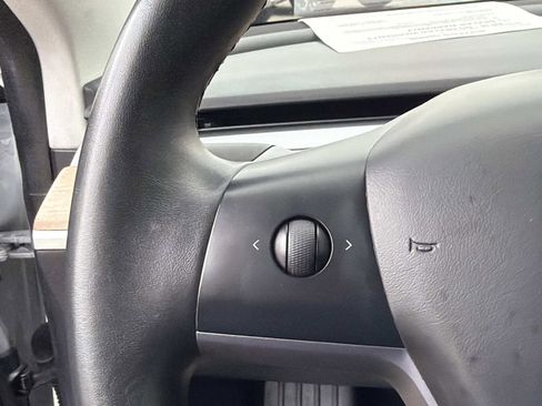 Used 2018 Tesla Model 3 Long Range RWD image 17