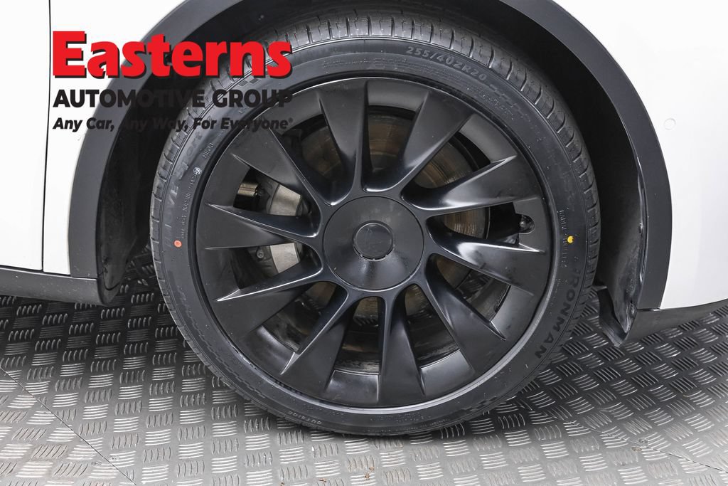 Used 2022 Tesla Model Y Long Range AWD/4WD image 25