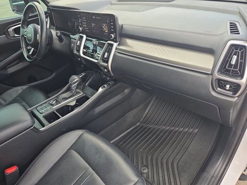 Used 2023 Kia Sorento S w/ Panoramic Sunroof Package image 24