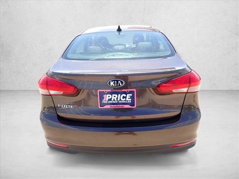 Used 2018 Kia Forte LX w/ LX Popular Package FWD image 3