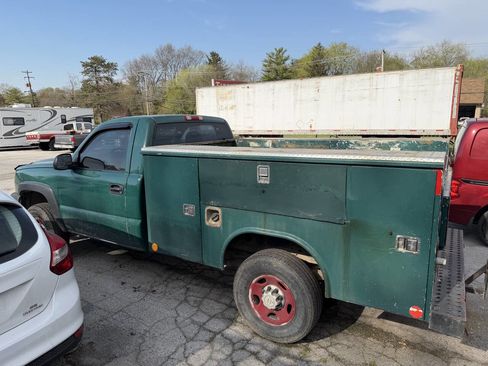 Used 2006 Chevrolet Silverado 2500 W/T RWD image 8