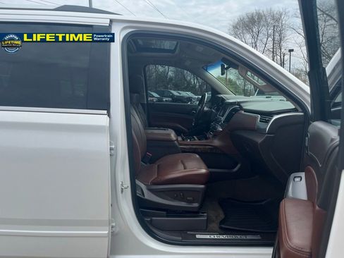 Used 2018 Chevrolet Suburban Premier image 40